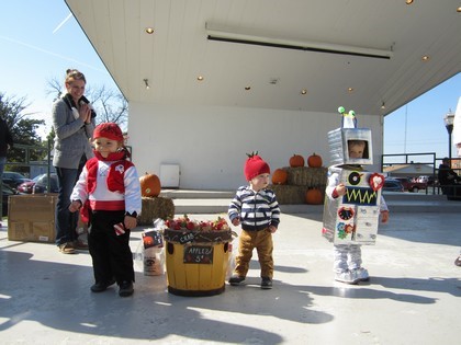 Age 0-3 Winners - 1st-Robot, 2nd-Basket of Crab Apples, 3rd-Pirate